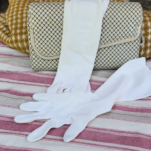 Metal Mesh Cream Clutch Purse handbag with gloves Vintage - Picture 2 of 7